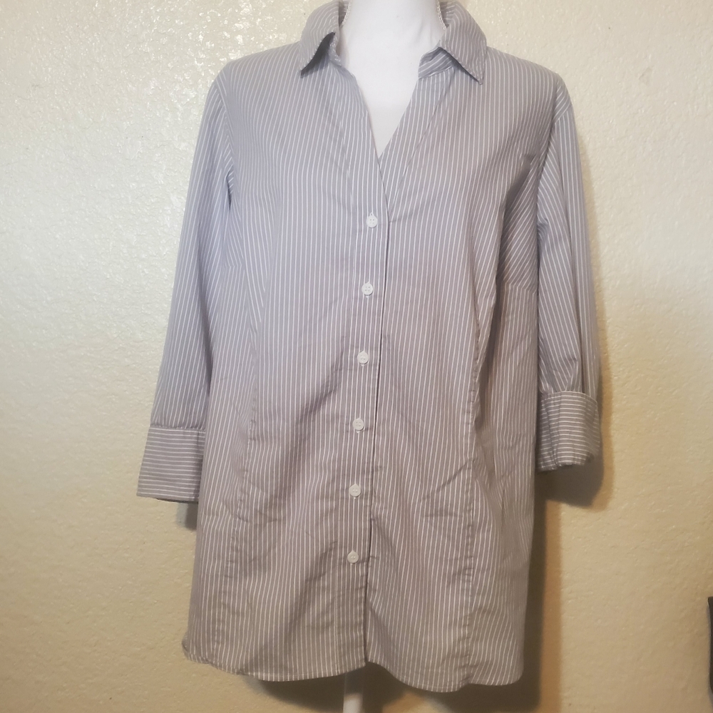 Women's Blouse Size 1X Career Fold Back 4" Cuff 3/4 Sleeve Gray Muted Stripes